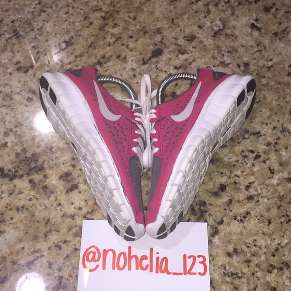 Nike Women’s Free Run Shoes - Picture 3 of 8